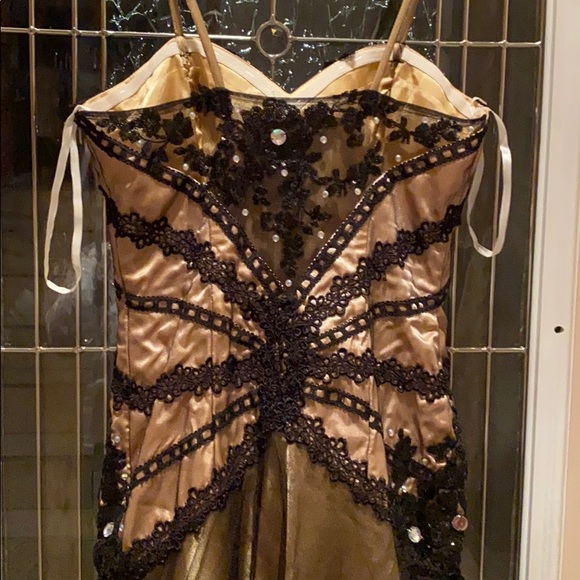 Dress - Picture 3 of 4